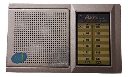 Radio Am Fm Akita Pequeña Vintage De Bolillo 