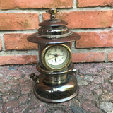 Reloj Gris De Plástico Con Forma De Farol Antiguo