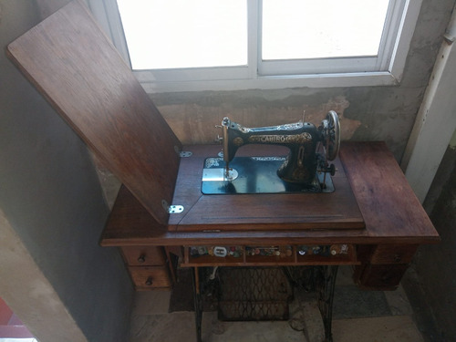 Máquina De Coser Cabiro Antigua