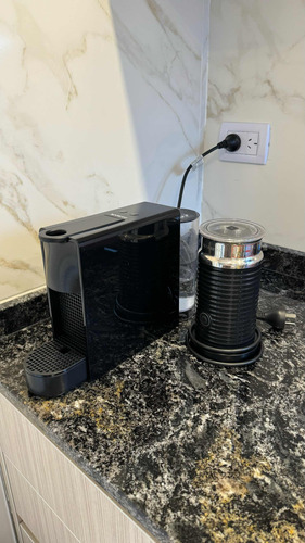 Cafetera Nespresso Essenza Mini Con Aeroccino