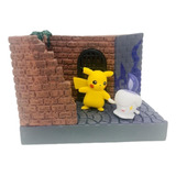 Pikachu E Litwick Pokémon Town Figure Diorama Pronta Entrega