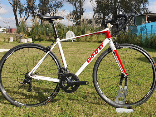 Giant Defy 3 2016 2x9 Sora 3000