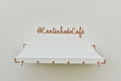 Prateleira Cantinho Café 40 Cm 4 Ganchos Rose + Frase Rose