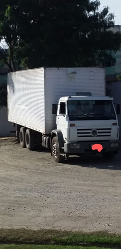 VOLKSWAGEN TRUCK BAÚ