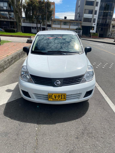 Nissan Tiida Miio  Modelo 2012 Como Nuevo