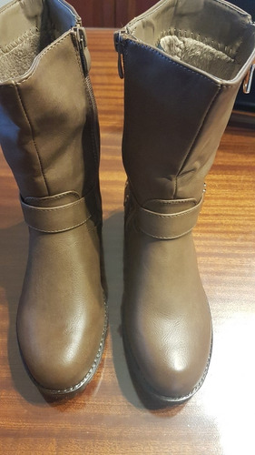 Botas Cortas Forradas Con Piel Nro 38 Con Detalles