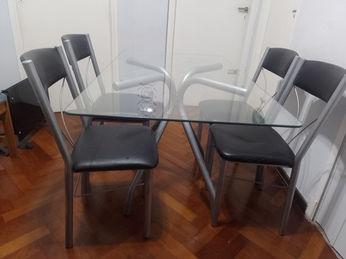 Mesa De Vidrio 1,20  Y 4 Sillas Para Comedor Usado 