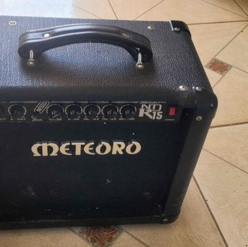 Amplificador Meteoro Nitrous Drive 15 Para Guitarra De 15w