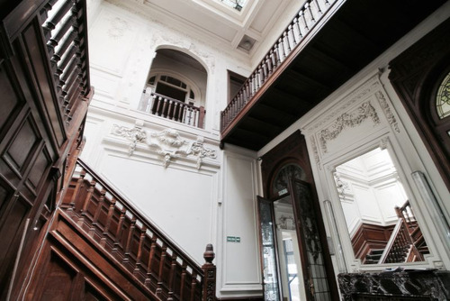Estilo Francés En Pleno Centro De Montevideo (ref: Alh-537)