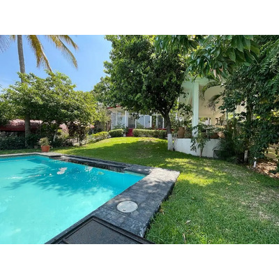 Casa En Venta De Un Piso Con Doble Terreno Y Gran Vista Al Lago | MercadoLibre