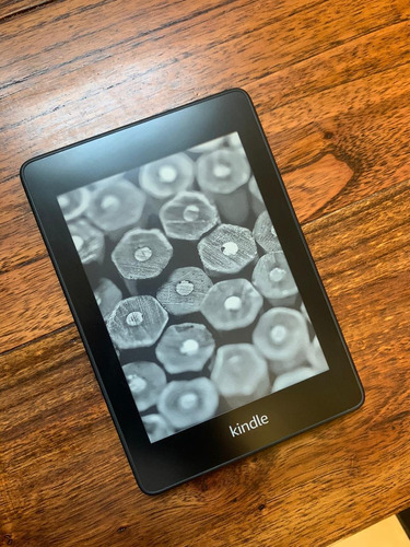Amazon Kindle Paperwhite 10° Geração - Com Case Protetora