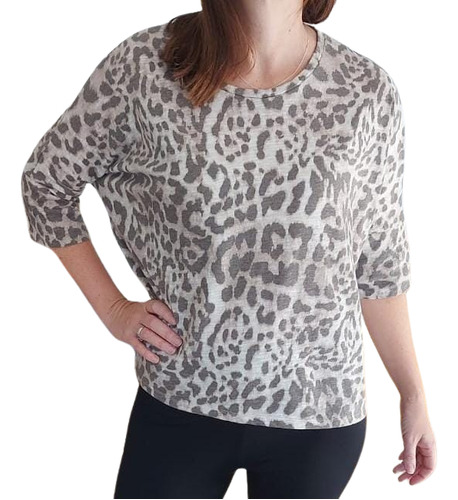 Remera Arden Leoclassic Print. Mujer. St Marie.