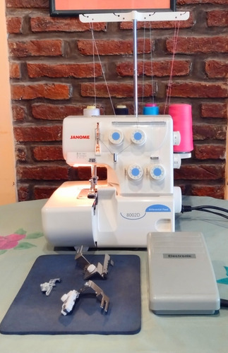 Overlock Janome 8002d