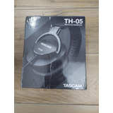 Fones De Ouvido De Monitoramento Tascam Th-05 Cor Preto