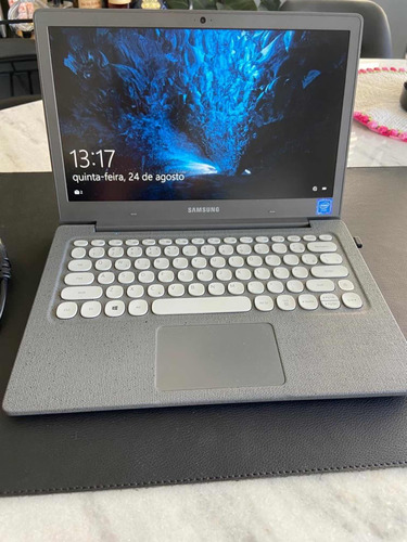 Notebook Samsung Flash F30