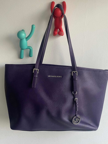 Michael Kors Jet Set Travel Tote Mediano En Cuero Púrpura