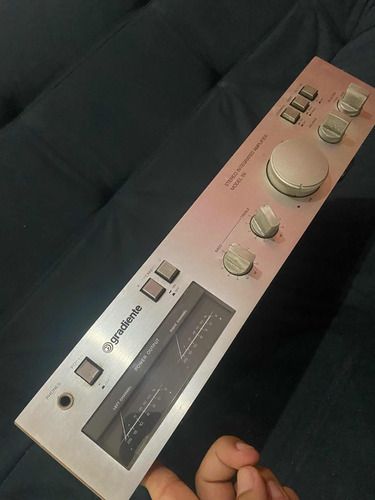 Amplificador Stereo Integrated Gradient Model 86