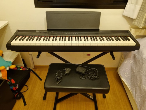 Piano Yamaha P-105 + Acessórios