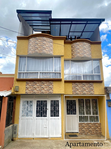Casa De Cuatro Pisos Con Apartamento Independiente 