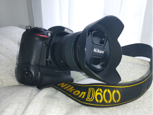 Camara Nikon D600  Full Frame Con Lente Nikon 24-120 Mm