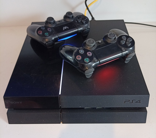 Playstation 4, 500 Gb, 2 Controles, 3 Jogos Em Mídia Digital
