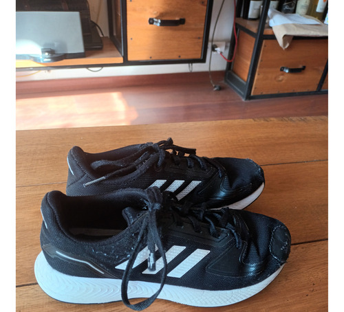 Regalo Zapatllas adidas Negras, N° 33, Con Detalles De U