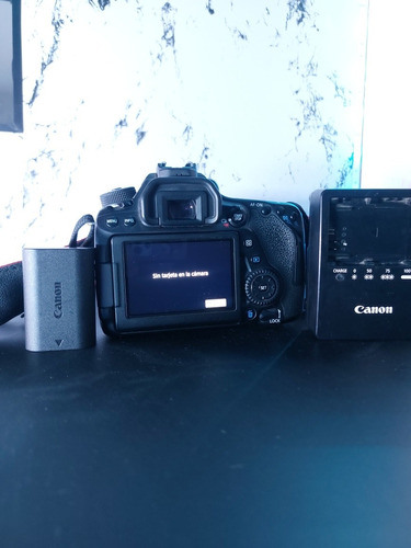 Cámara Canon Eos 80d + Lente Sigma 18-35mm + 2 Baterías 