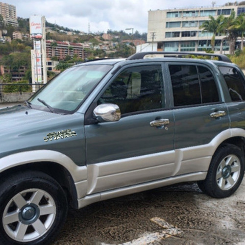 Emblema Grand Vitara  Cromado Foto 2