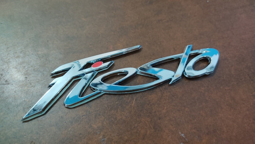 Emblema Insignia Letras Ford Fiesta Titanium 2013 2014 2015 Foto 5