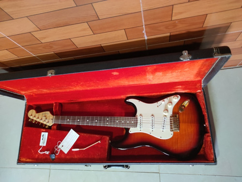 Guitarra Eléctrica Fender Stratocaster Aniversario Limitada 