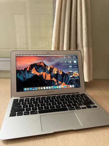 Macbook Air (11-inch, Mid 2011)