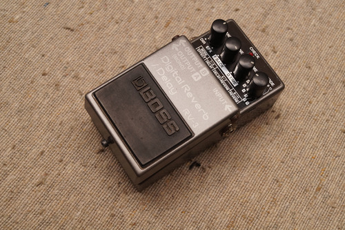 Pedal De Efecto Boss Reverb Rv-3 En Muy Buenas Condiciones.