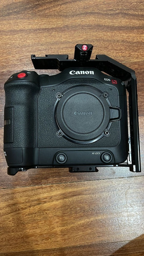 Câmera De Cinema Canon Eos C70 + Acessórios