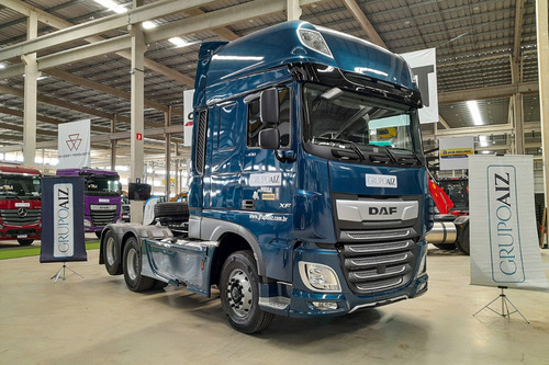 Cavalo Daf Xf 530 6x2 23/24 Super Space Cab Azul Carenado