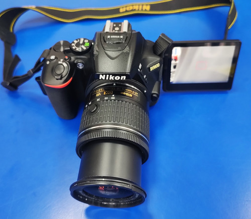 Camara Profecional Reflex Nikon D5600 Lente 18-55 Garantia