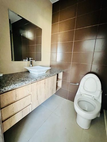 Urb. La Joya, Etapa Granate, La Aurora Casa En Venta O Alquiler - Imagen 4