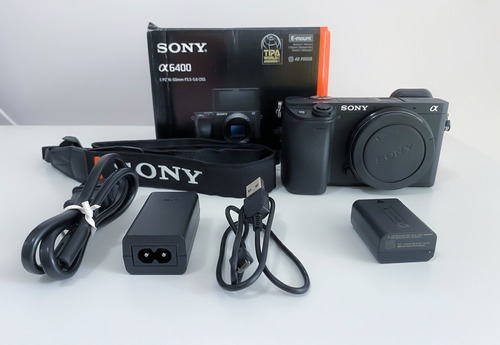 Câmera Sony A6400 Aps-c - Corpo