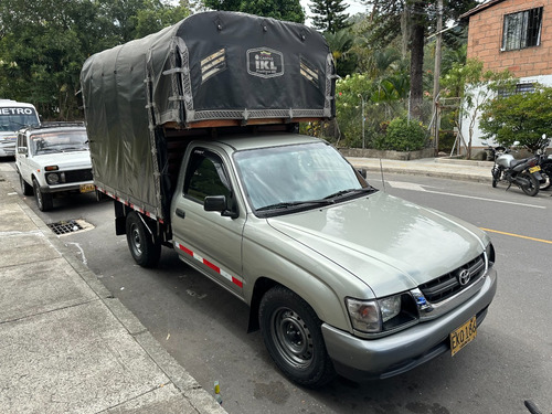 Toyota Hilux Estaca