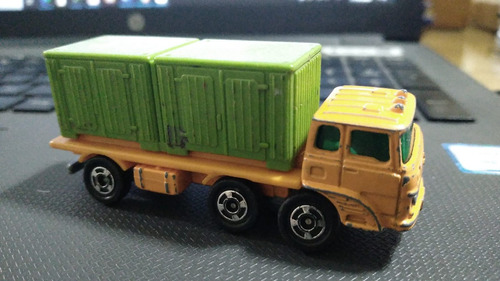 Autito Tomica Japan Fuso Truck 1/64 