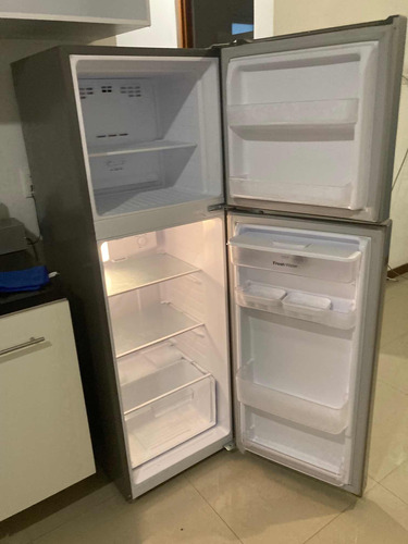 Refrigerador Winia 9 Pulgadas Con Despachador