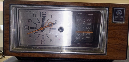 Radio Reloj General Electric Modelo 7-4550d Vintage 