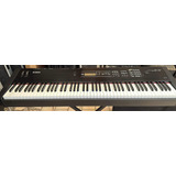 Yamaha S08 Piano 88 Teclas