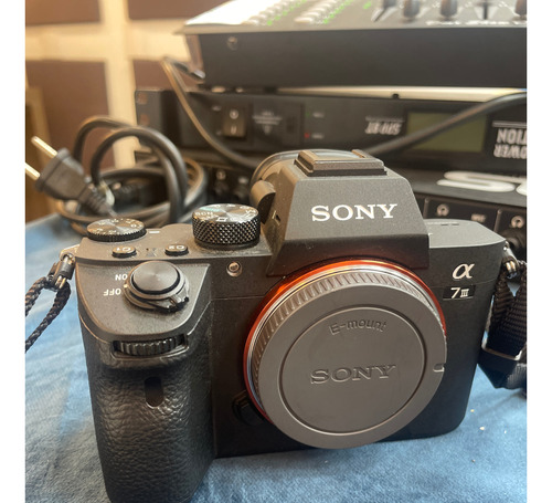 Câmera Digital Sony Alpha A7iii Full-frame 4k Uhd