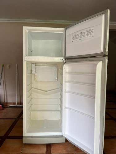 Heladera White Westinghouse 424 L Con Freezer