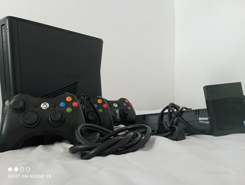 Xbox 360 Slim 5.0 Rpgh + Disco Duro 250gb + 3 Controles 