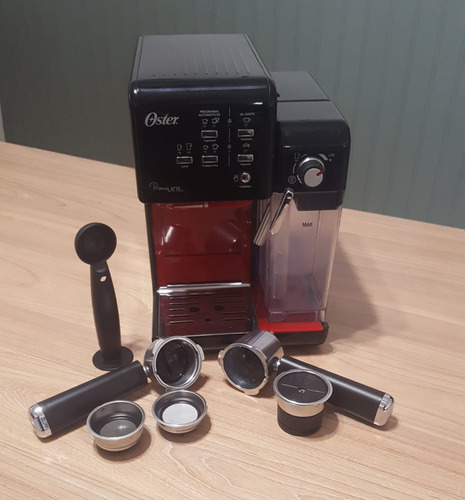 Cafetera Automática Oster Prima Latte Capsulas Nespresso