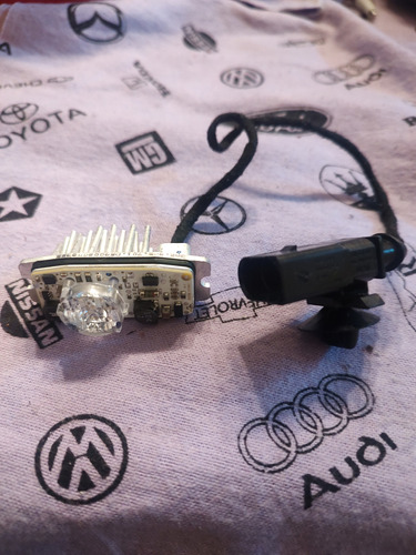 Led De Cuarto Facia Trasera Original P/ Vw Beetle 2016-19.