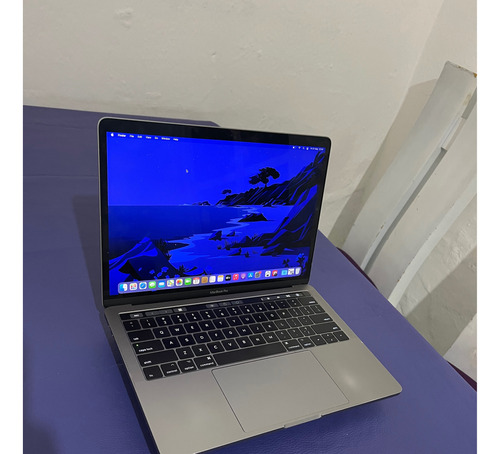Macbook Pro Touch Bar 2017 13 PuLG 16 Ram 256 Ssd