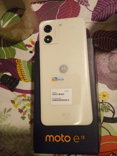 Motorola Moto E13 64gb Blanco Crema 2gb Ram