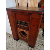 Mueble Tocadiscos Y Radio.